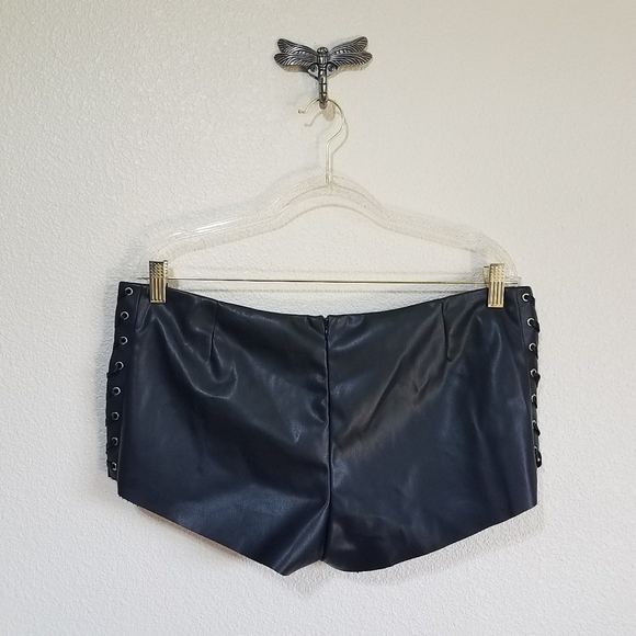 I.AM.GIA RAMONA SHORTS - Picture 3 of 9